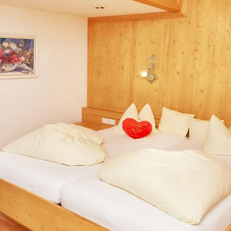 Kristall - Adults Only لوتاش